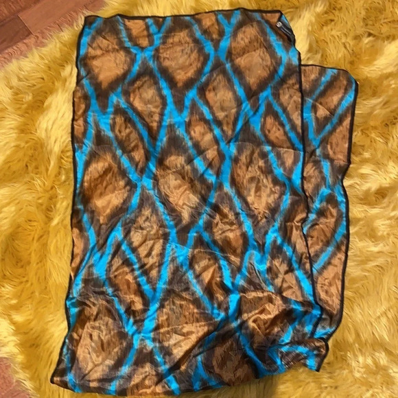 Cocoon house Art print 100% silk scarf - Picture 5 of 5